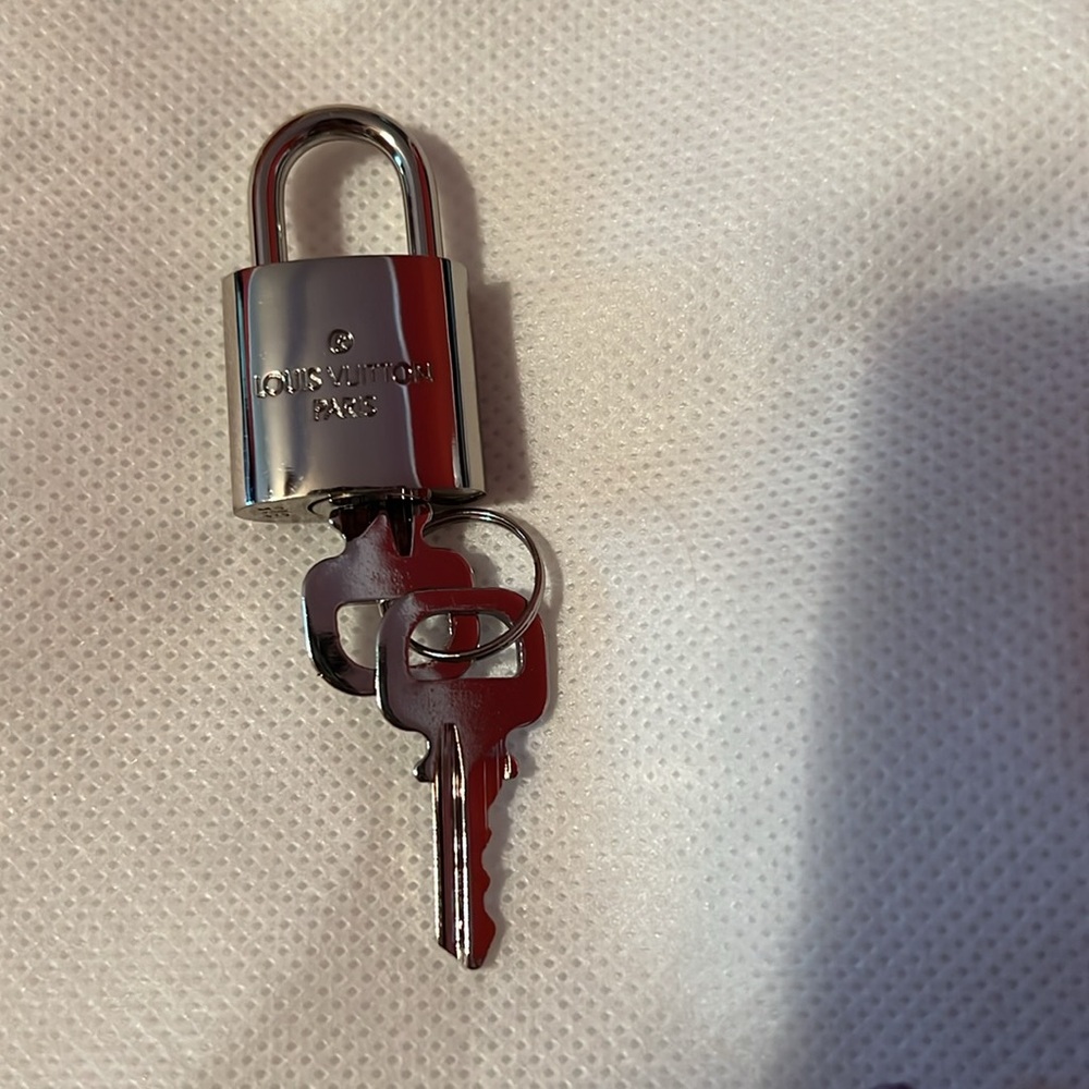 Louis Vuitton Silver Padlock and Key Set - Picture 3 of 3